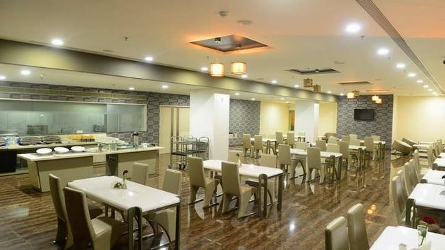 Hôtel Narayani Heights, Ahmedabad Restaurant photo